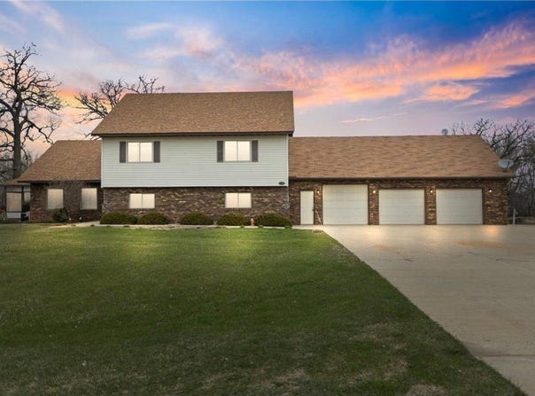 560 26th Street NE, Owatonna, MN 55060