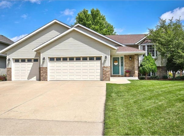 1190 Foxtail Lane SE, Owatonna, MN 55060