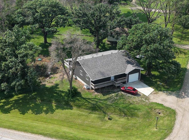 2102 Taylor Avenue, Rowan, IA 50470