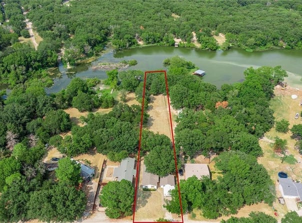 1632 E Crestway Drive, West Tawakoni, TX 75474