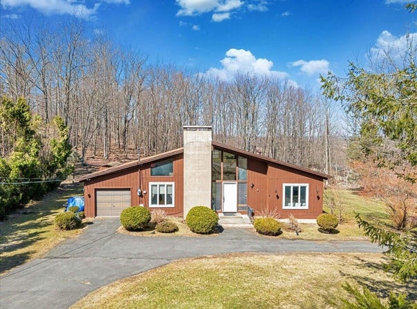 1295 Becks Crossing Road, Madison Township, PA 18444