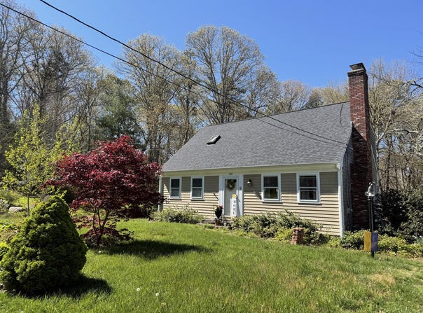 3 Willett Circle, Cataumet, MA 02534