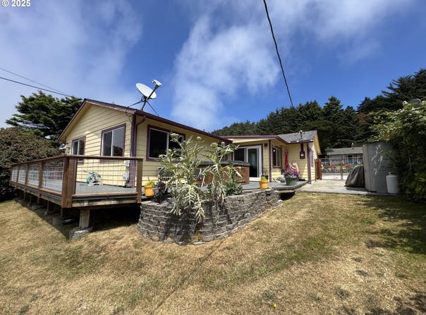 30388 HILLSIDE TER, Gold Beach, OR 97444