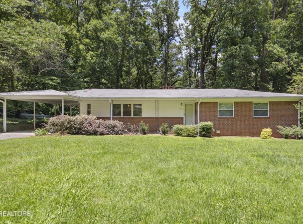 790 W Outer Drive, Oak Ridge, TN 37830