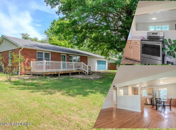 156 E CENTER STREET, Holts Summit, MO 65043
