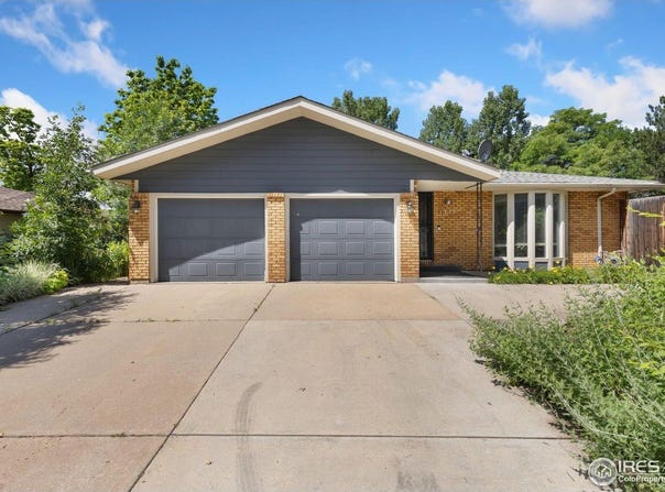 1323 Horizon Ln, Longmont, CO 80501