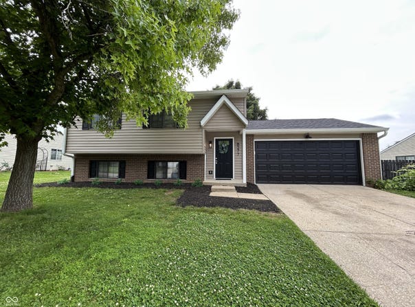 8277 N Waterford Drive, Columbus, IN 47201