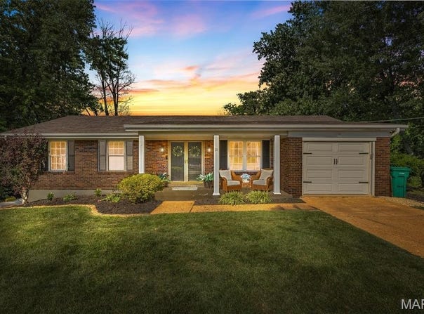 21 Sun Aire Drive, Arnold, MO 63010