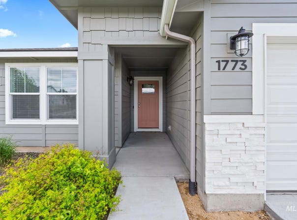 1773 E E Celbridge St, Nampa, ID 83686