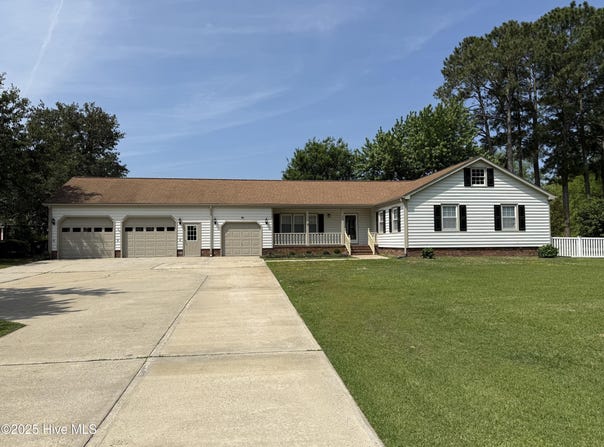 120 Ridgecrest Drive, Mount Olive, NC 28365