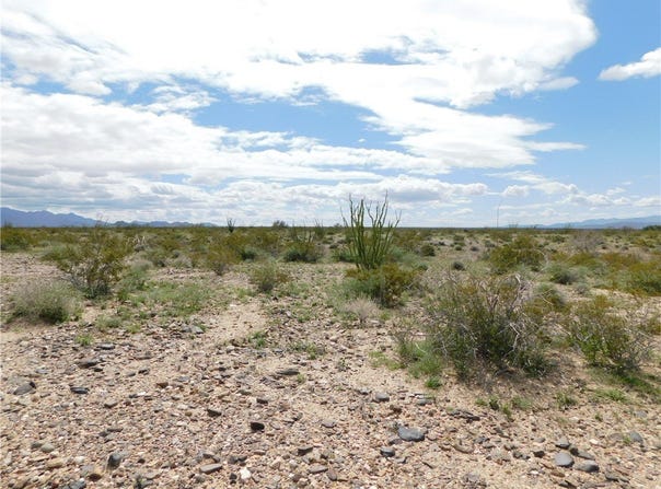 S Apache Rd lot: 182, Yucca, AZ 86438