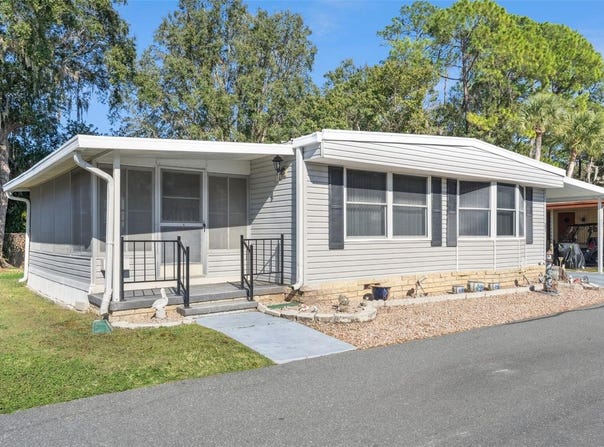 221 PINEWOOD DRIVE, EUSTIS, FL 32726