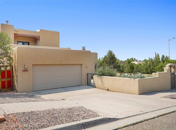 2925 PUEBLO TSANKAWI, Santa Fe, NM 87057