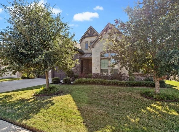 245 Prairie Oak Court, Burleson, TX 76028