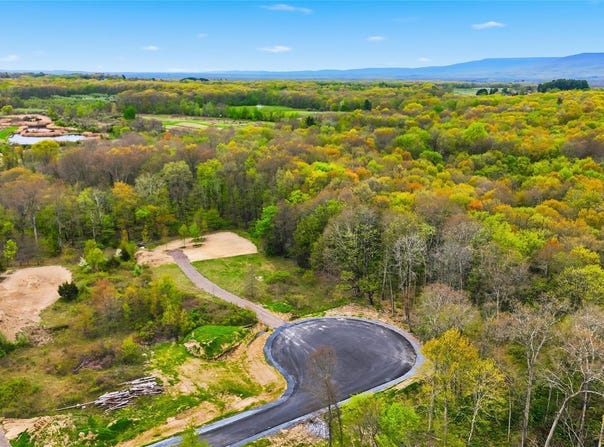11 Scenic Meadow Drive, Gardiner, NY 12525