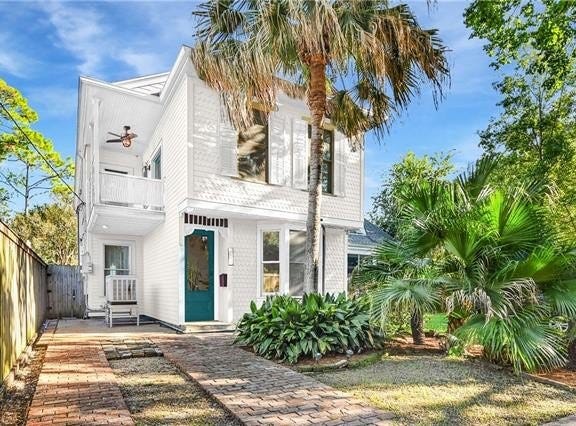 2121 BURDETTE Street, New Orleans, LA 70118