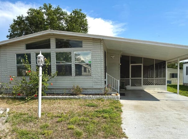 2121 Miramont Circle, Valrico, FL 33594