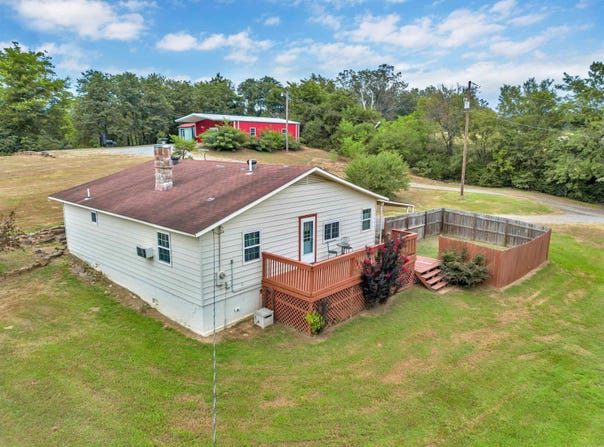 99 Sandtown Road, Morrilton, AR 72110