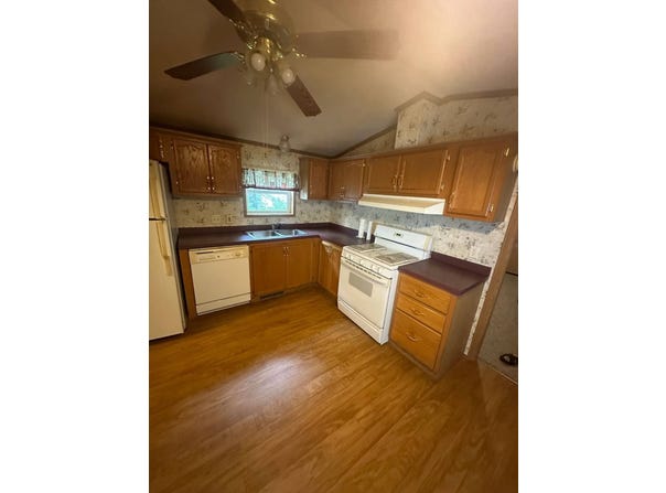 9445 Sunshine Ln, Wattsburg, PA 16442