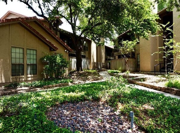 1202 Thorpe LN, San Marcos, TX 78666