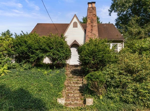 2670 Bull Creek Rd, Tarentum, PA 15084