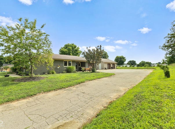 1619 Robin Road, Martinsville, IN 46151