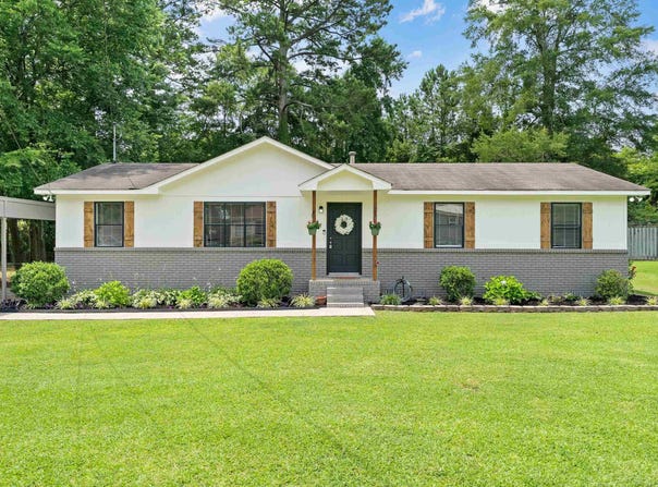 405 WILLOW DRIVE, HUEYTOWN, AL 35023