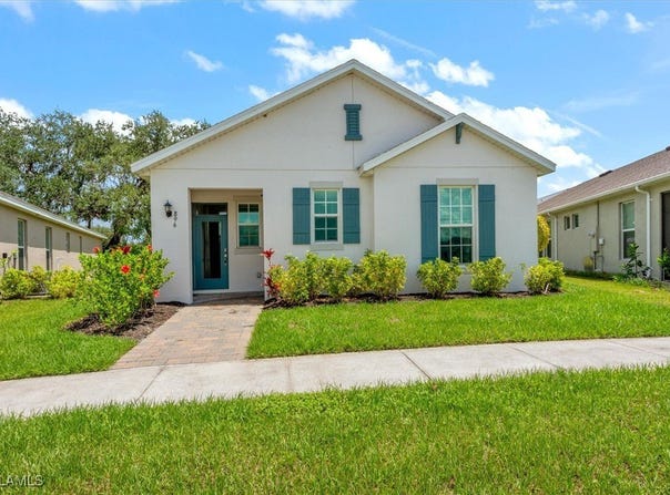 896 Friendship Circle, Labelle, FL 33935