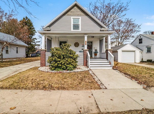 819 E Loomis Street, Ludington, MI 49431