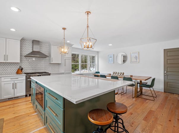 50 Champagne Circle, Campton, NH 03223