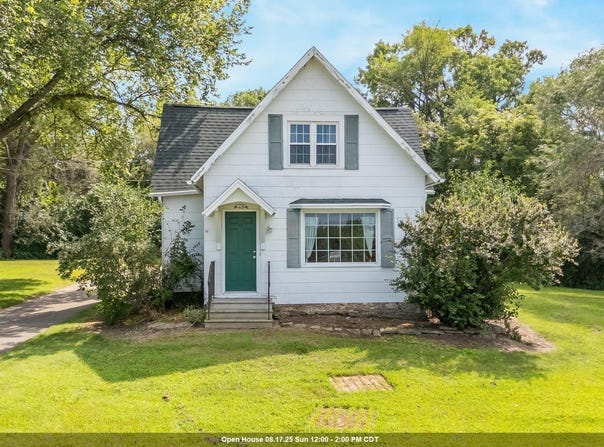 2780 HUMBOLDT Road, GREEN BAY, WI 54311