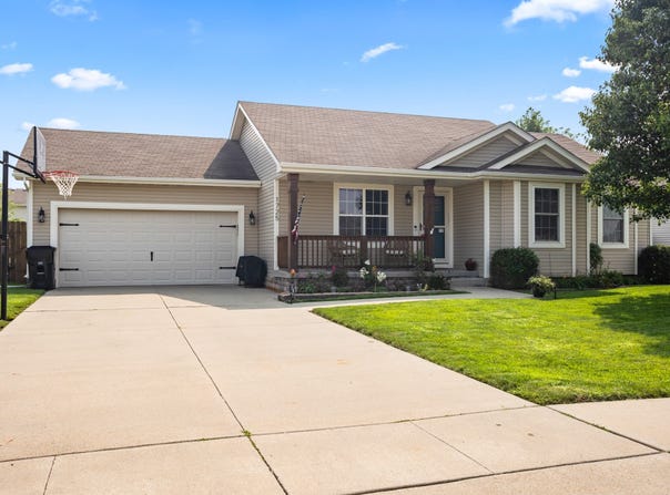 1725 SE Oxford Drive, Waukee, IA 50263