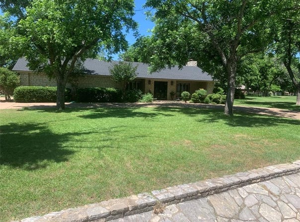 8918 Bellechase Road, Granbury, TX 76049