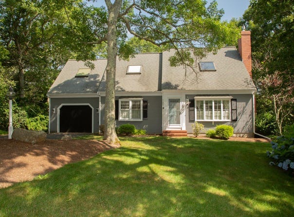 28 Appaloosa Way, Marstons Mills, MA 02648