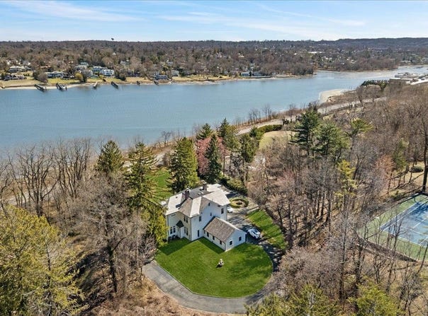 365 E Shore Road, Great Neck, NY 11024