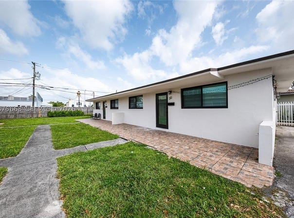 30 NW 56th Ct, Miami, FL 33126