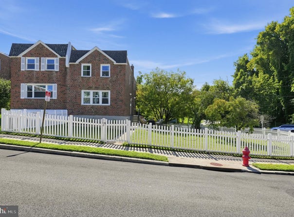 700 LIVEZEY Lane, PHILADELPHIA, PA 19128