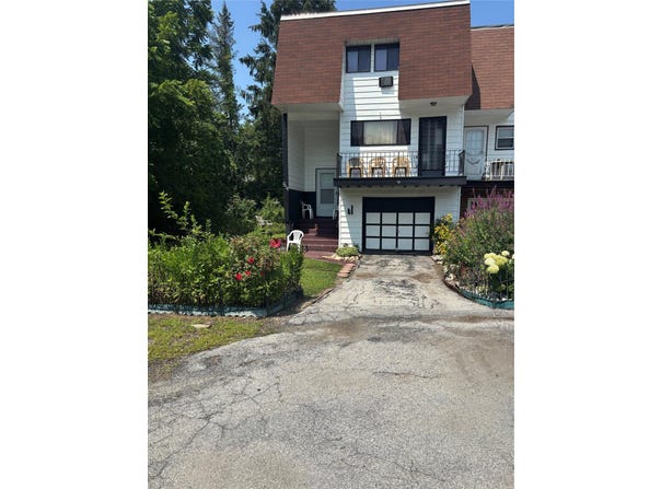 59 Windmill Road, Hyde Park, NY 12601