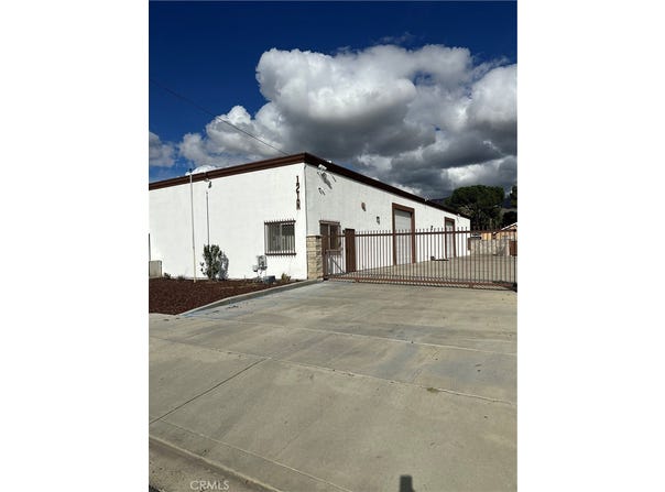121 N Dillon, San Jacinto, CA 92583