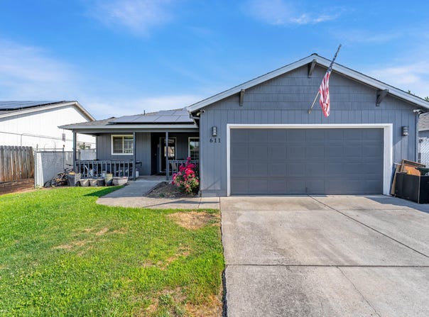 611 Andrea Way, Eagle Point, OR 97524