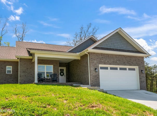 174 Flagstone Way, Clinton, TN 37716