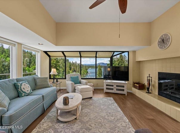 3570 E Tobler Rd, Hayden, ID 83835