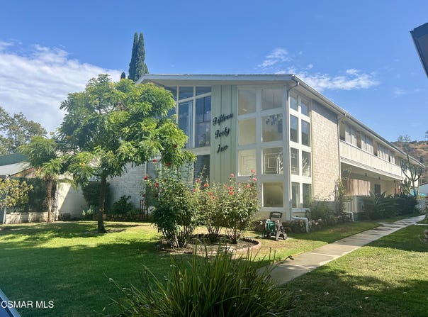 1542 Riverside Drive, Glendale, CA 91201