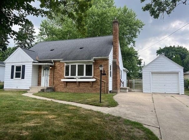 466 Fairfield Avenue NW, Grand Rapids, MI 49504