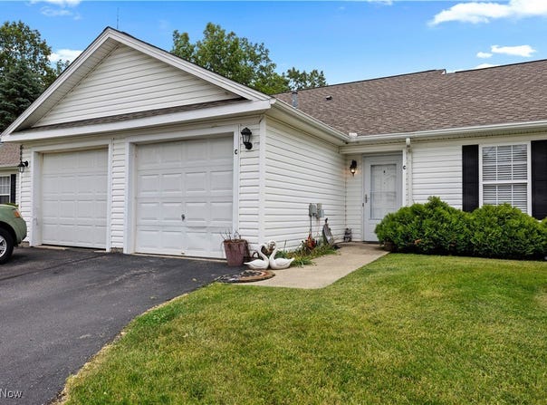 4441 Oneil Boulevard unit: C, Lorain, OH 44055