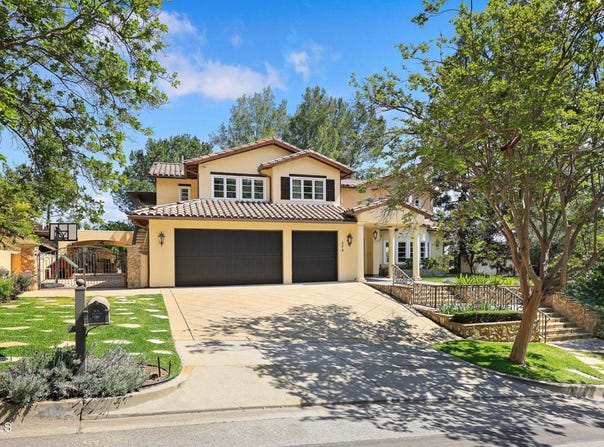 574 Camillo Road, Sierra Madre, CA 91024