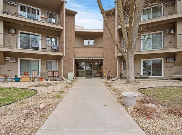 3850 Plymouth Boulevard, Plymouth, MN 55446