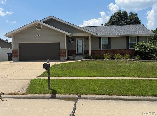 211 Surrey Court, O'Fallon, MO 63366
