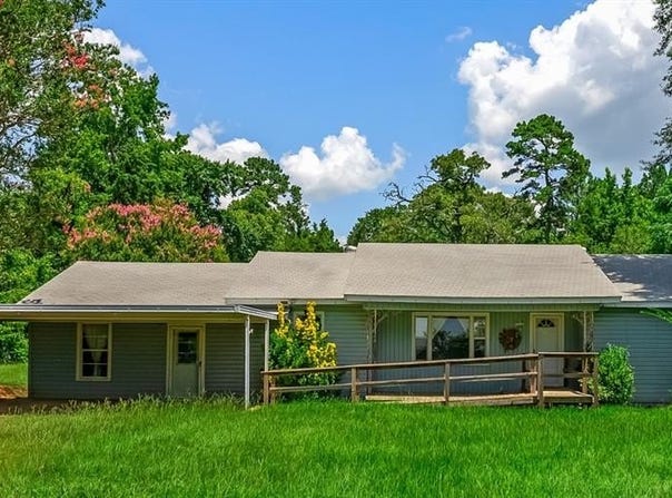 9008 Hosston Vivian Road, Vivian, LA 71082