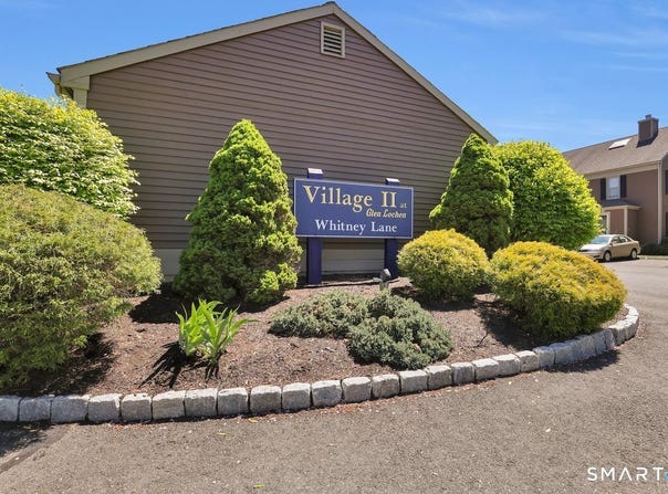 32 Whitney Lane, Glastonbury, CT 06033